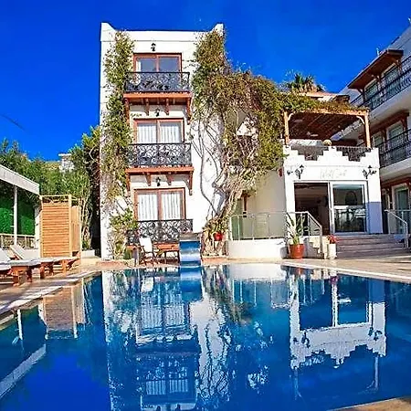 West Coast Boutique Akyarlar