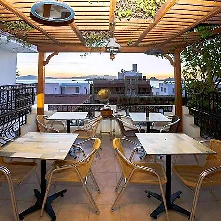 West Coast Boutique Hotel